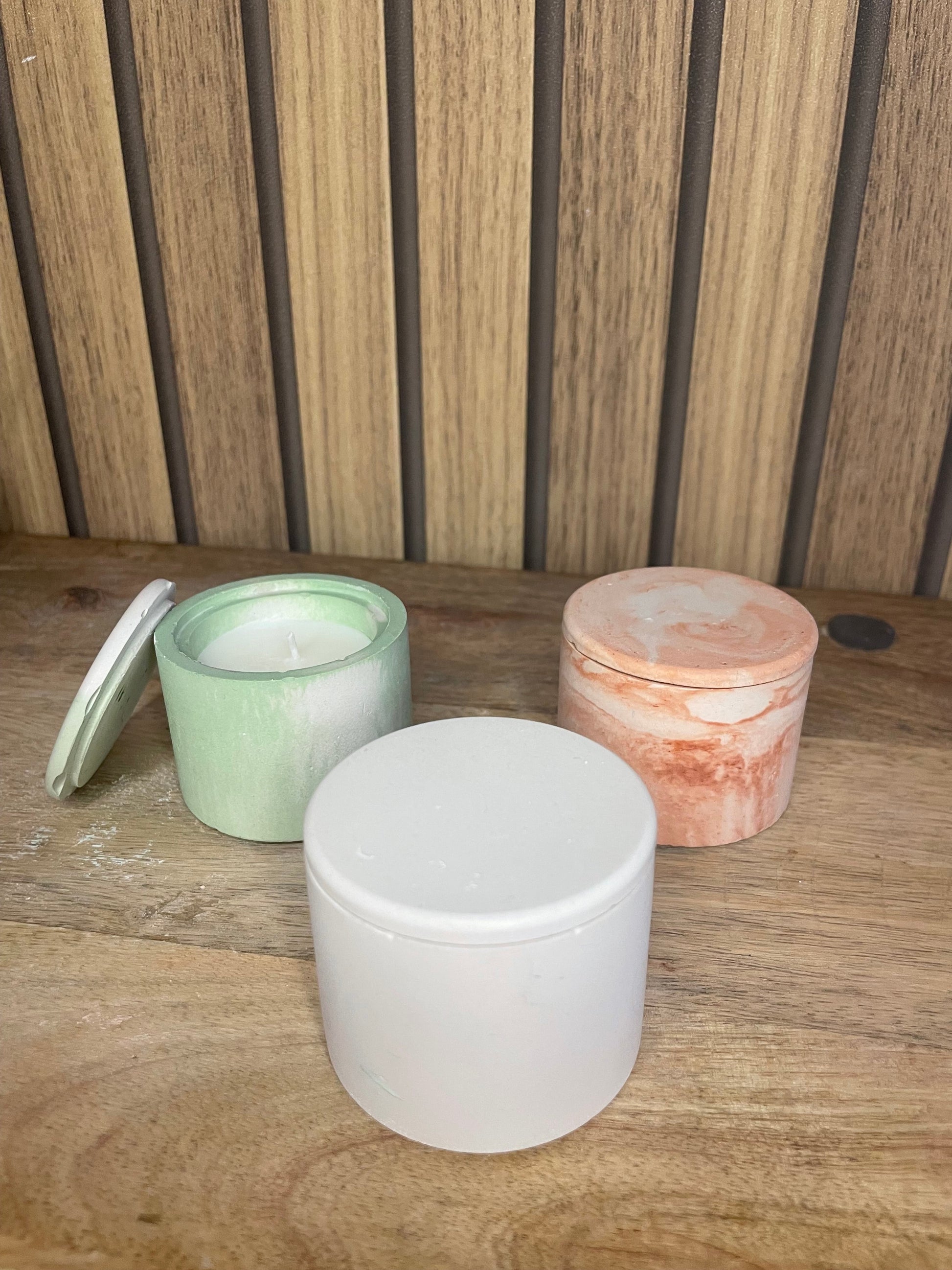 Décoration bougie parfumée et fleurs séchées personnalisable. Cire végétal et fragrances de Grasse. Bougie artisanale. Cadeaux pour événements et cérémonies 
