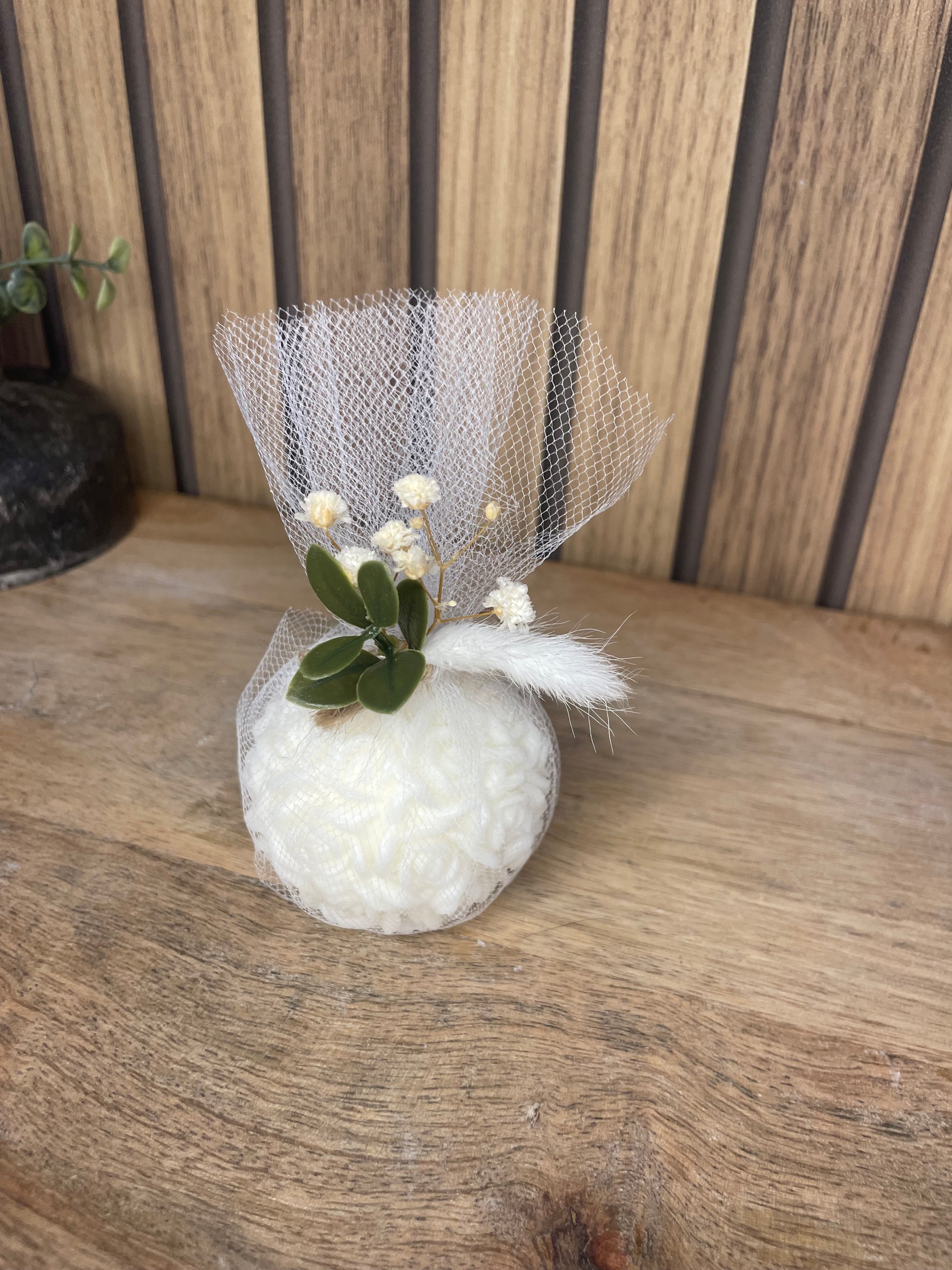 Décoration bougie parfumée avec des roses et fleurs séchées personnalisable. Cire végétal et fragrances de Grasse. Bougie artisanale. Cadeaux pour événements et cérémonies 