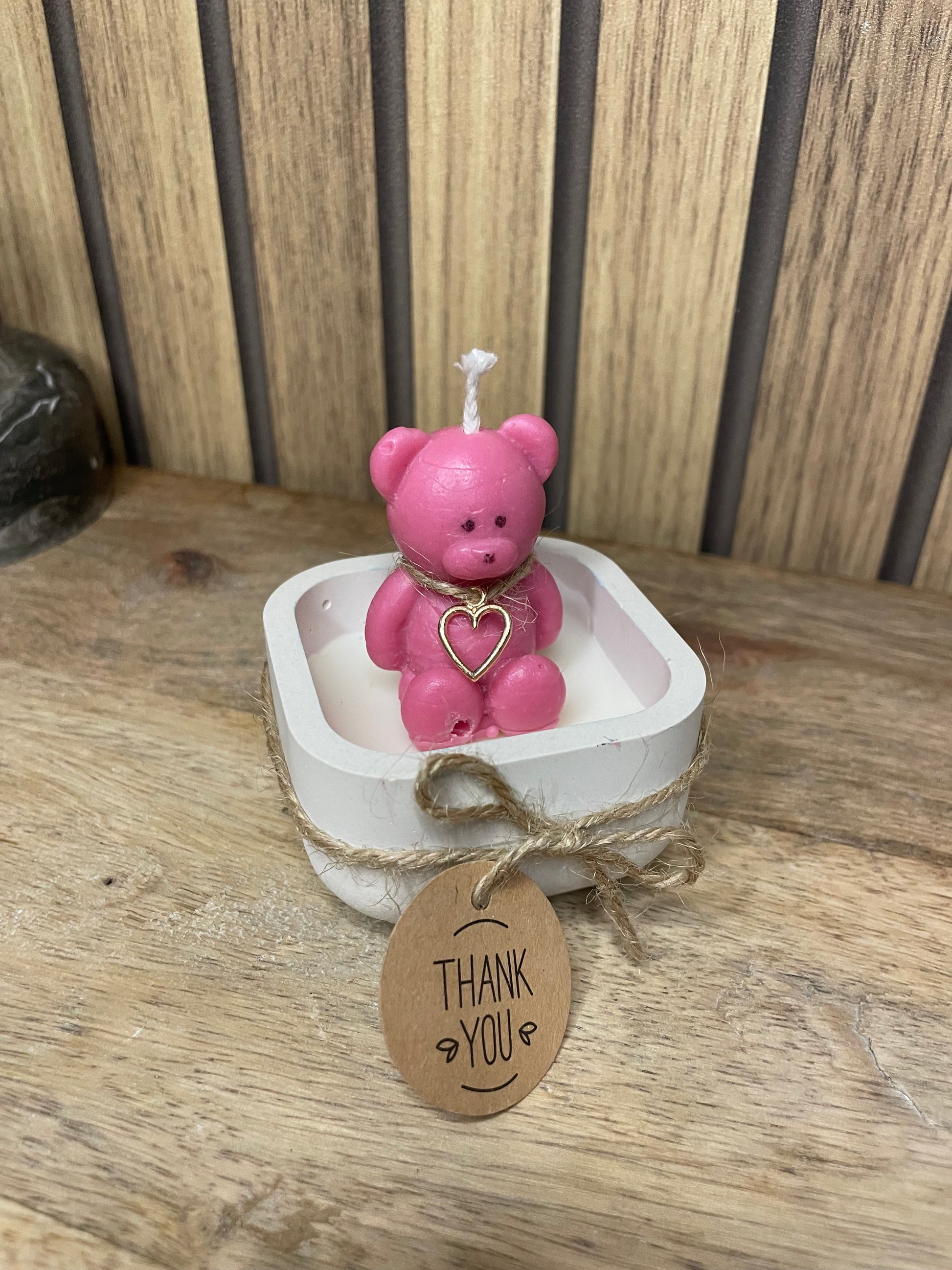 Décoration bougie parfumée nounours personnalisable. Cire végétal et fragrances de Grasse. Bougie artisanale. Cadeaux pour événements et cérémonies 