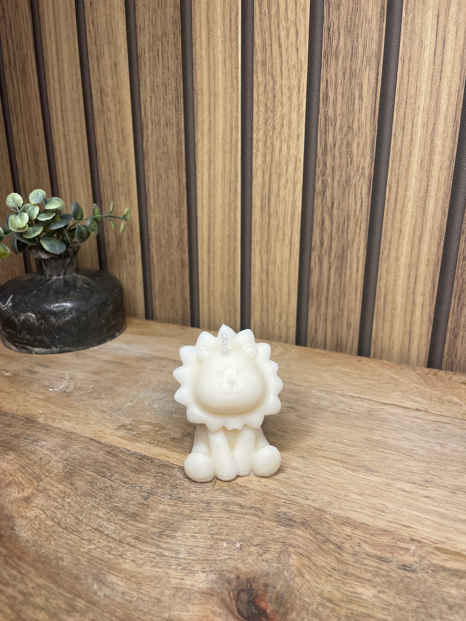 Bougie parfumée lion et fleurs séchées personnalisable pour cadeaux événements et cérémonies 