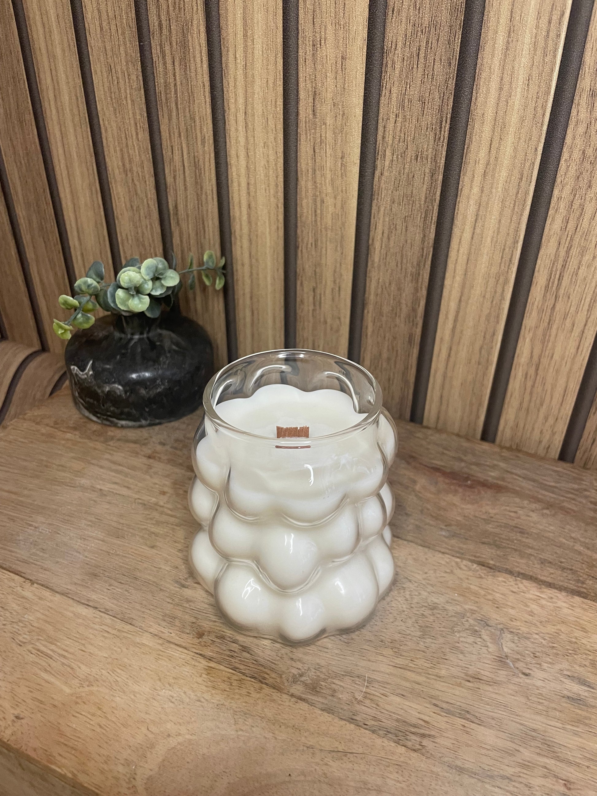 Bougie parfumée Artisanal. Cire végétal de soja. Parfum provenant de Grasse. Parfumer son intérieur. Bougie à personnaliser. Fragrance. Mèche en bois. Fait main. Artisan Français. Idée cadeau. Baiona. Bayonne. Pays basque