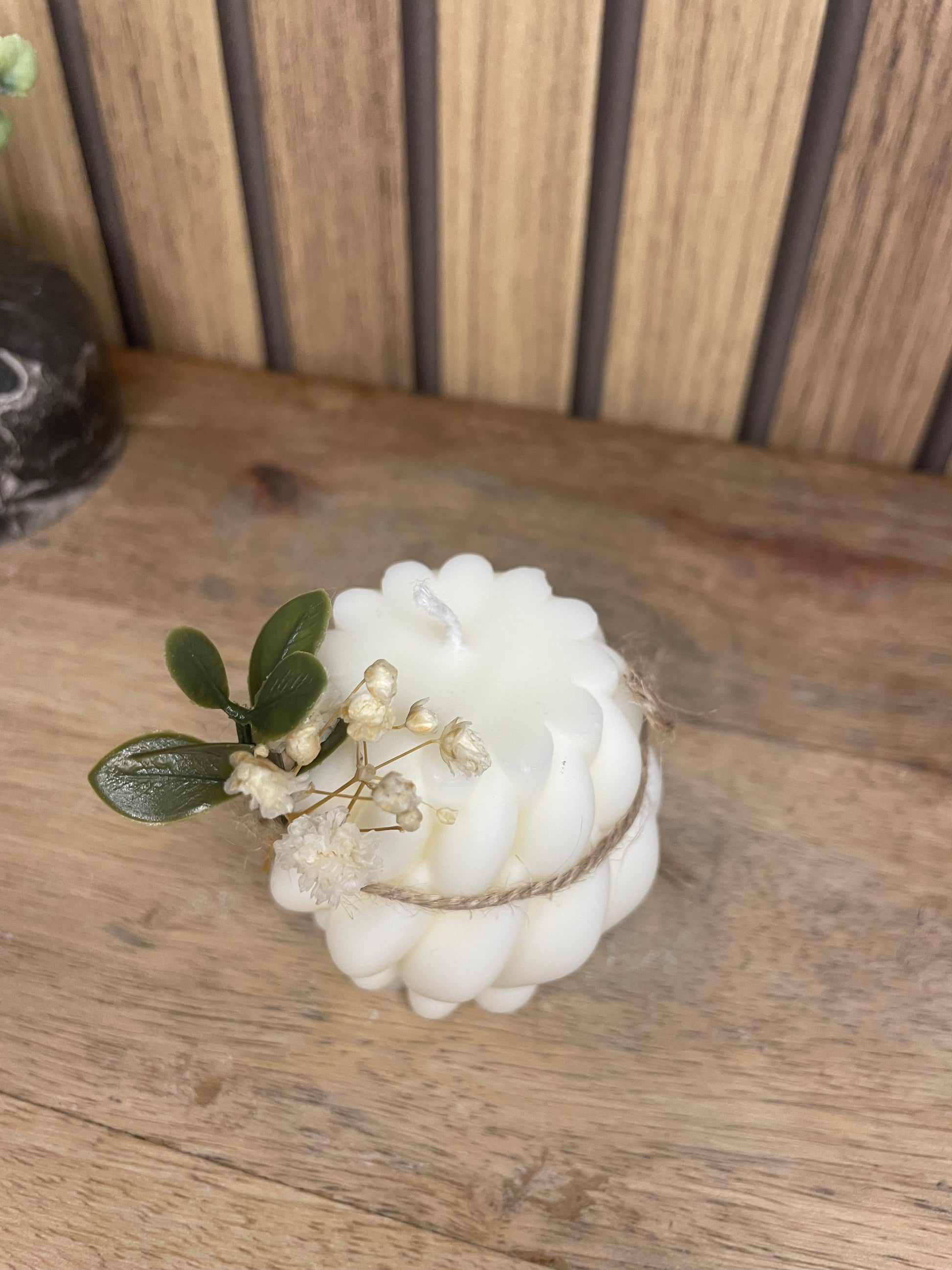Décoration bougie parfumée et fleurs séchées personnalisable. Cire végétal et fragrances de Grasse. Bougie artisanale. Cadeaux pour événements et cérémonies 