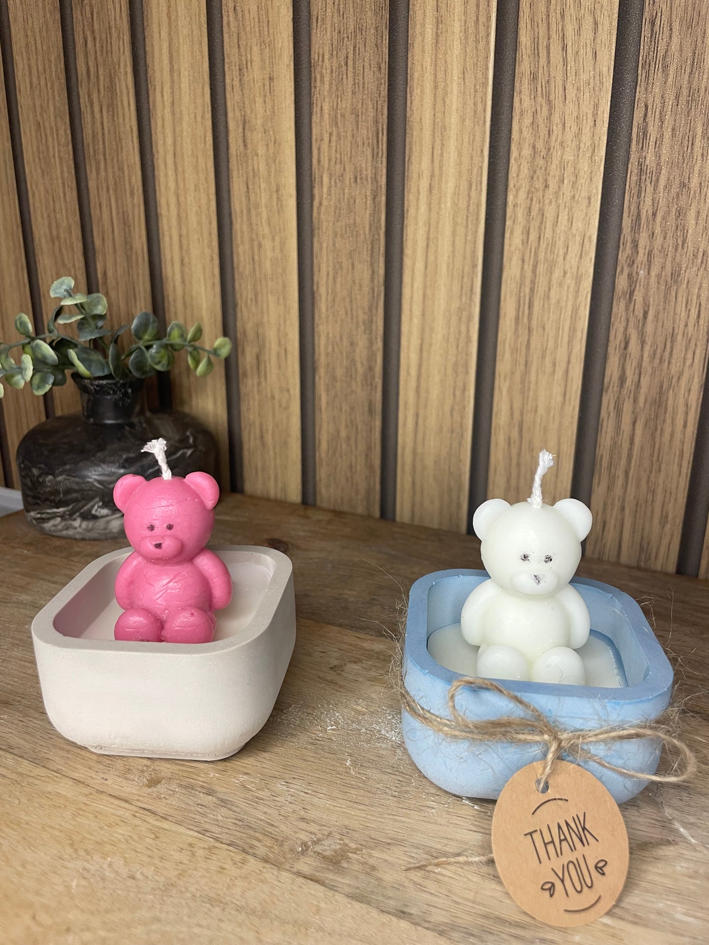 Décoration bougie parfumée nounours personnalisable. Cire végétal et fragrances de Grasse. Bougie artisanale. Cadeaux pour événements et cérémonies 