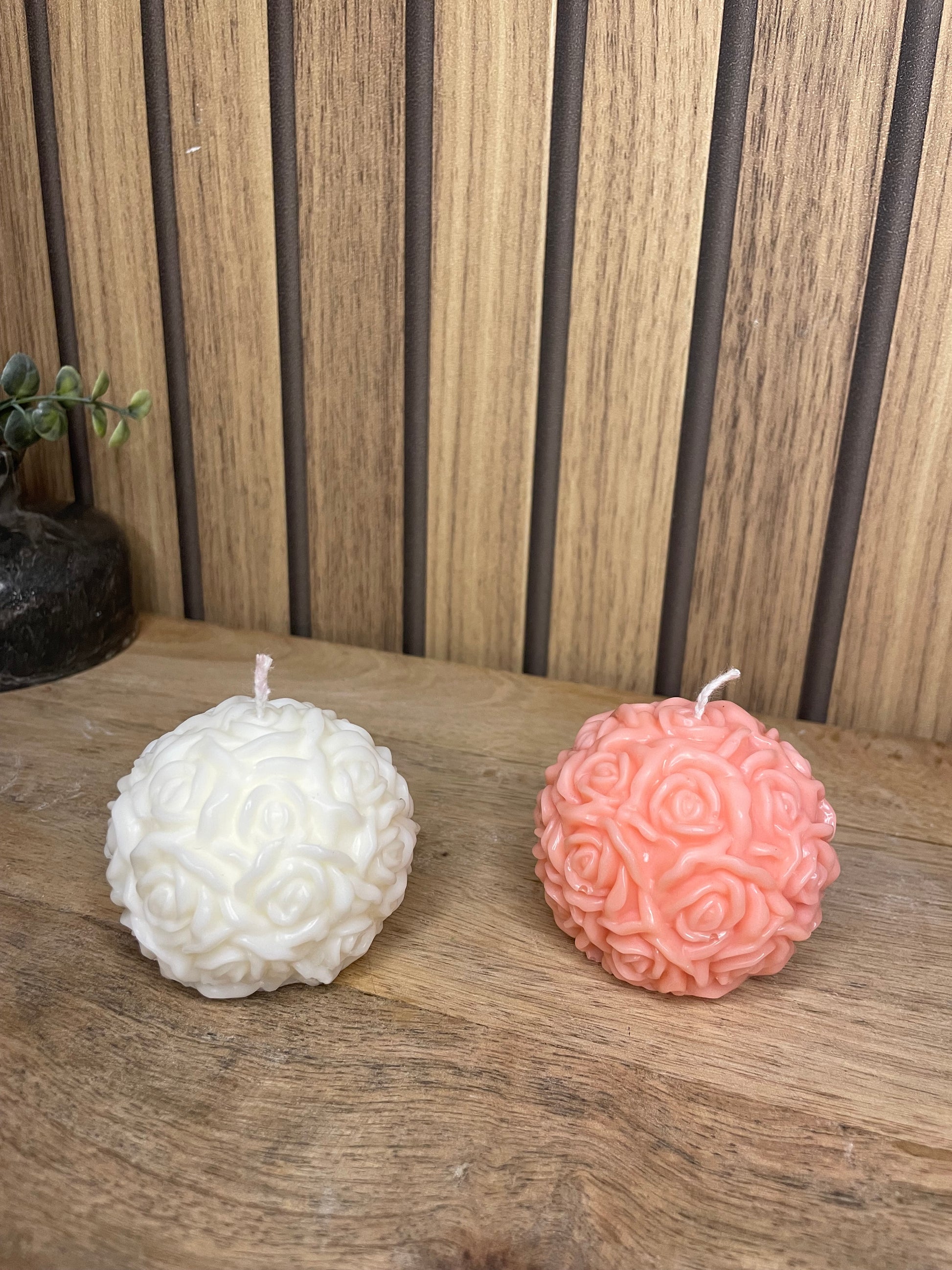 Décoration bougie parfumée avec des roses et fleurs séchées personnalisable. Cire végétal et fragrances de Grasse. Bougie artisanale. Cadeaux pour événements et cérémonies 