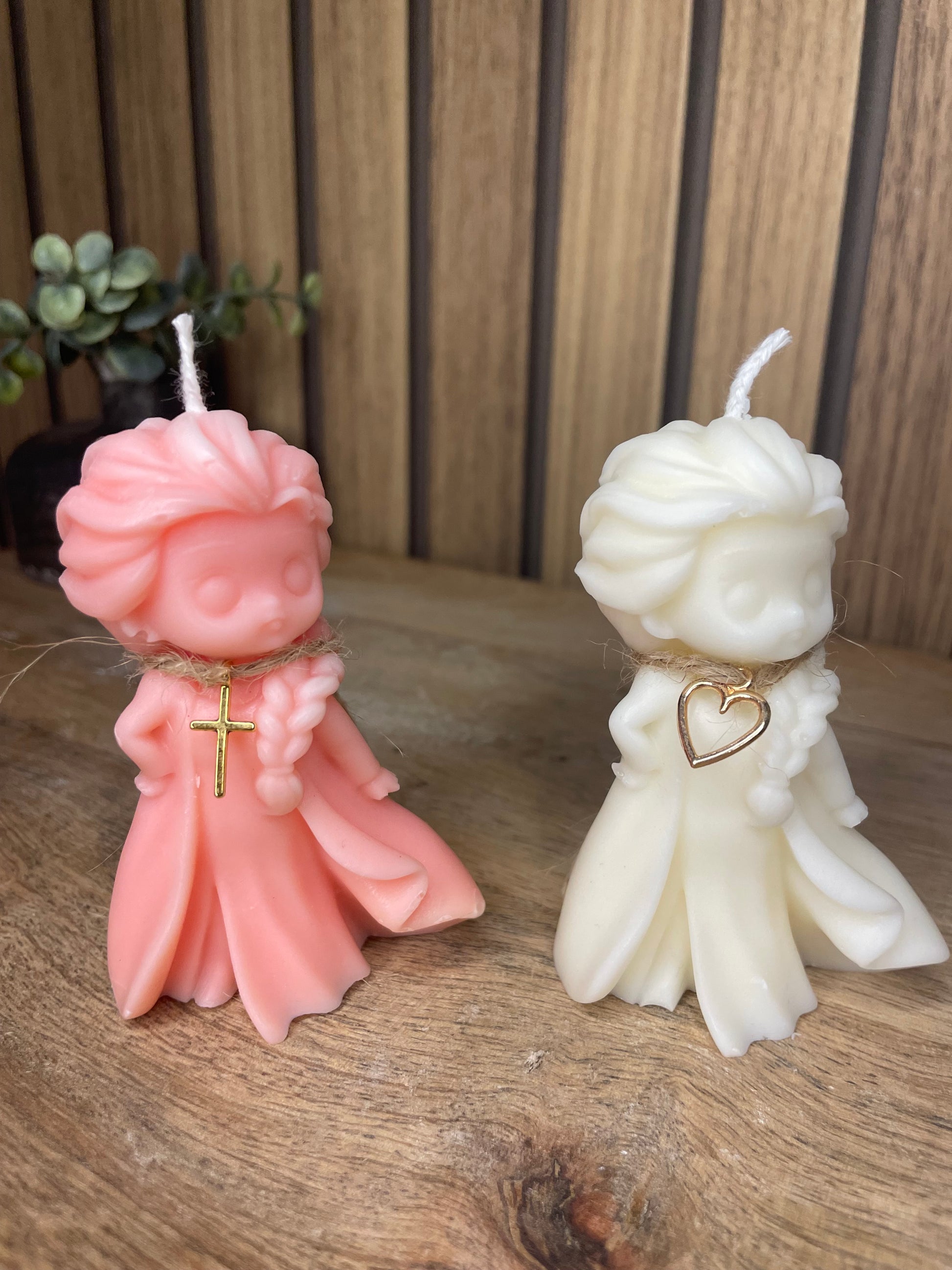 Décoration bougie parfumée la reine des neiges personnalisable. Cire végétal et fragrances de Grasse. Bougie artisanale. Cadeaux pour événements et cérémonies 