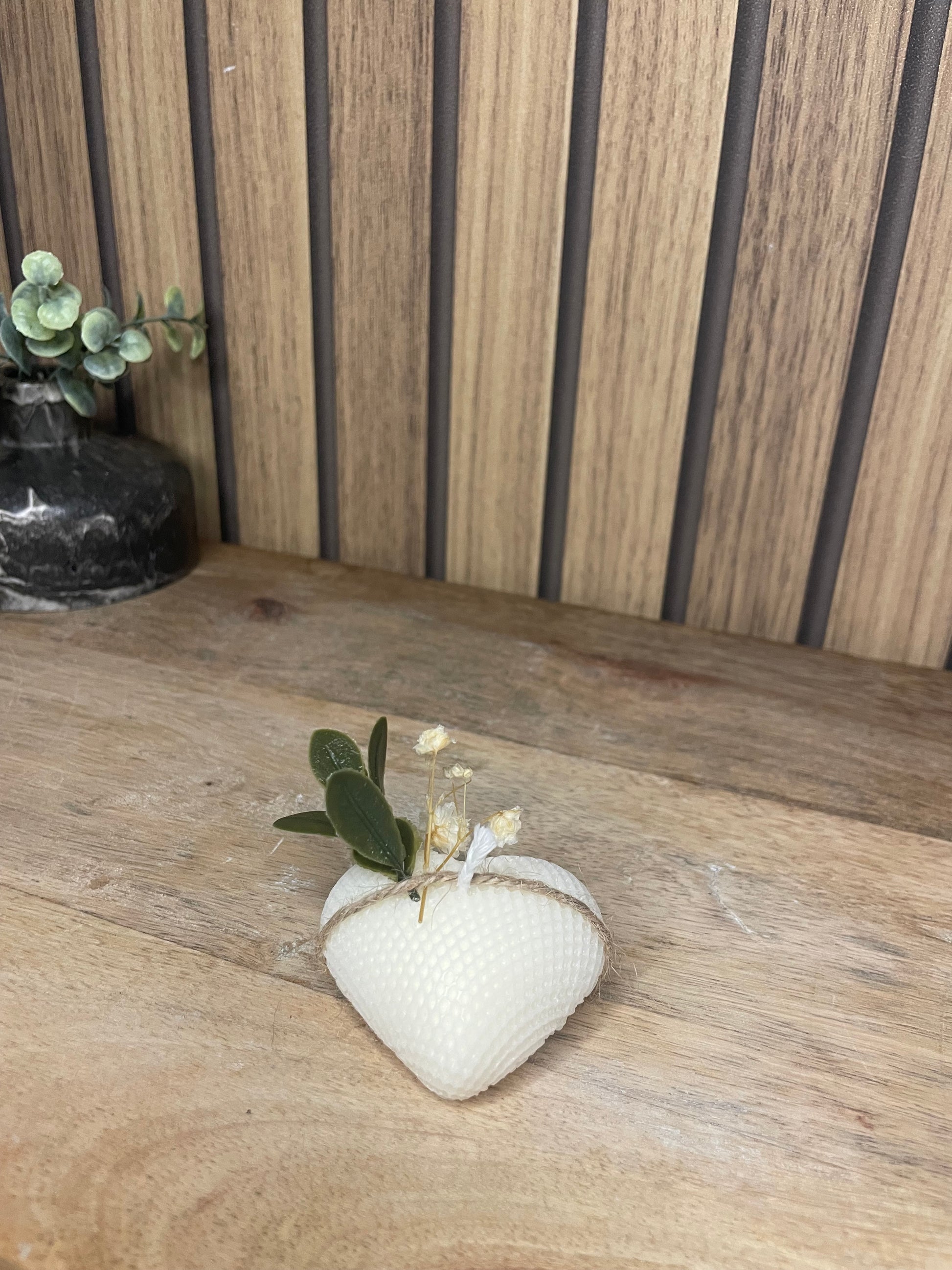 Bougie parfumée cœur et fleurs séchées personnalisable pour cadeaux événements et cérémonies 