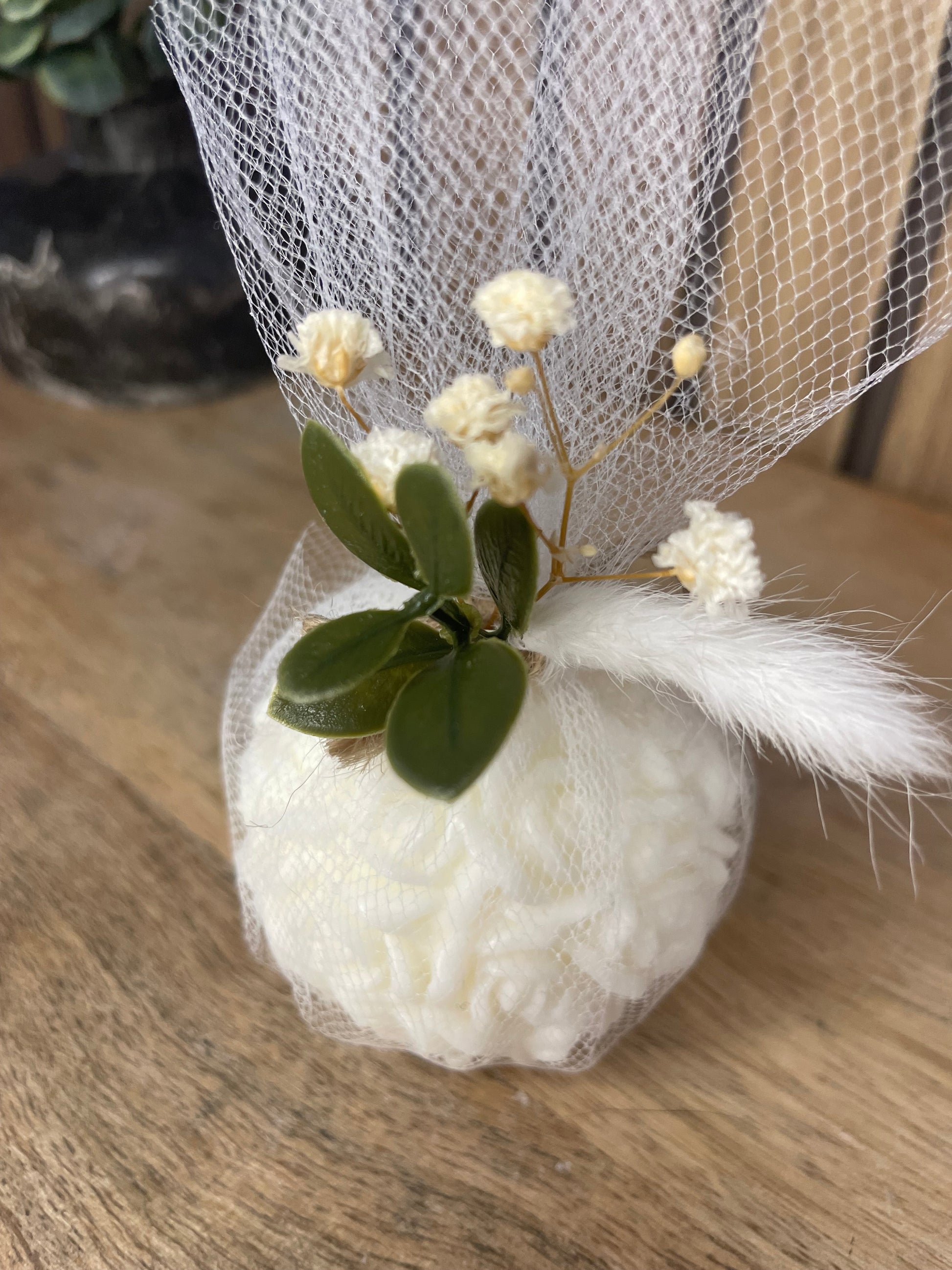 Décoration bougie parfumée avec des roses et fleurs séchées personnalisable. Cire végétal et fragrances de Grasse. Bougie artisanale. Cadeaux pour événements et cérémonies 