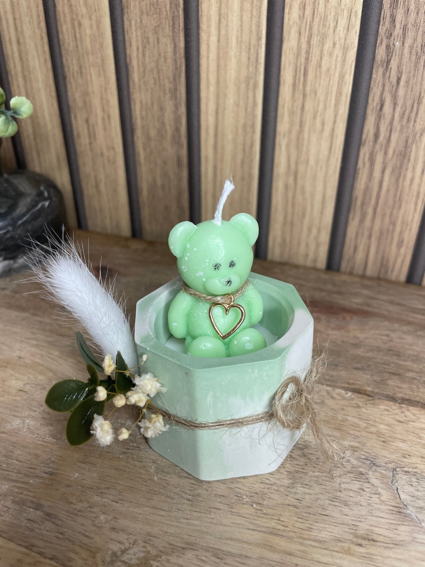 Décoration bougie parfumée nounours et fleurs séchées personnalisable pour cadeaux événements et cérémonies 