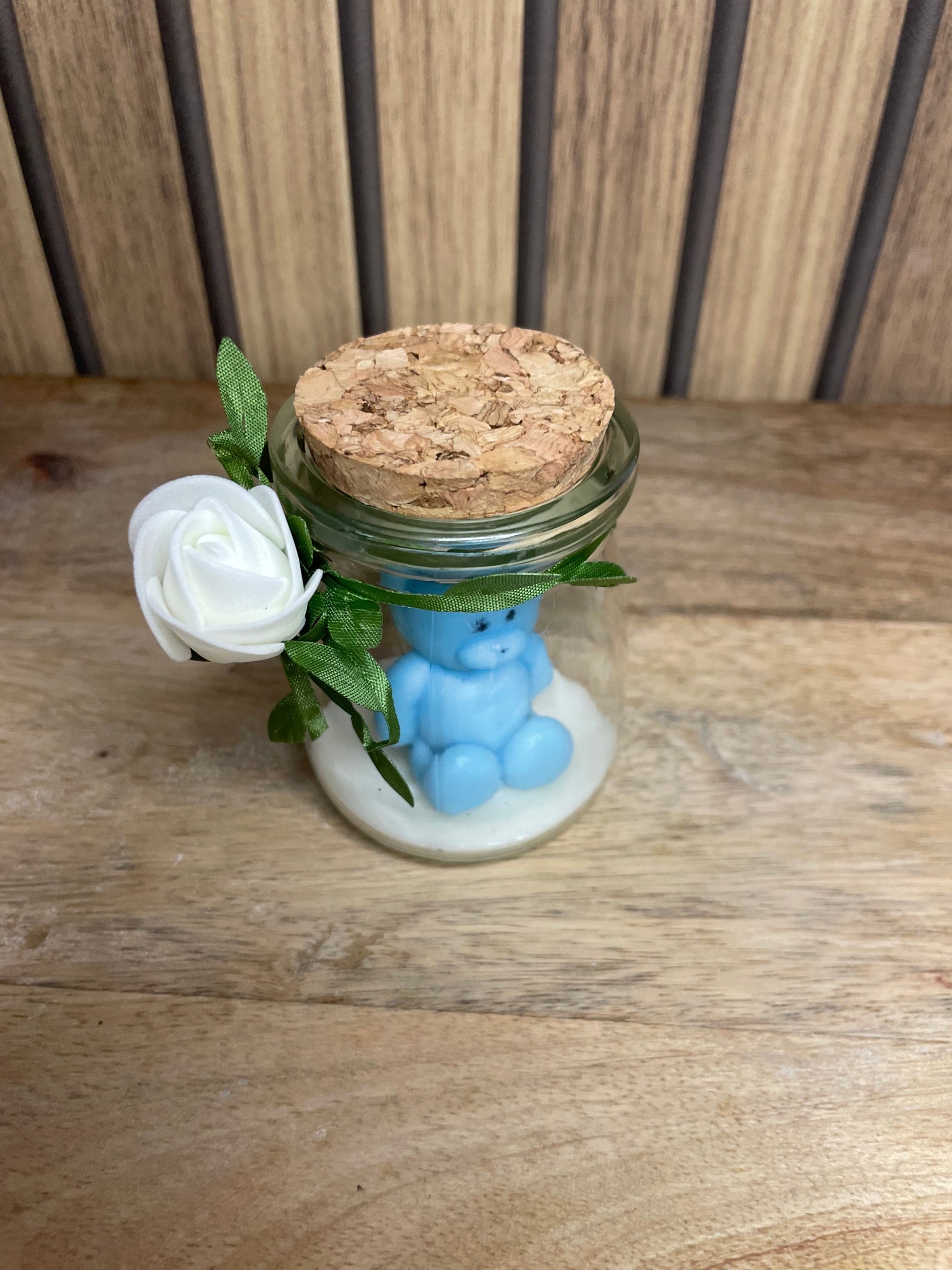 Décoration bougie parfumée ourson et fleur personnalisable. Cire végétal et fragrances de Grasse. Bougie artisanale. Cadeaux pour événements et cérémonies 